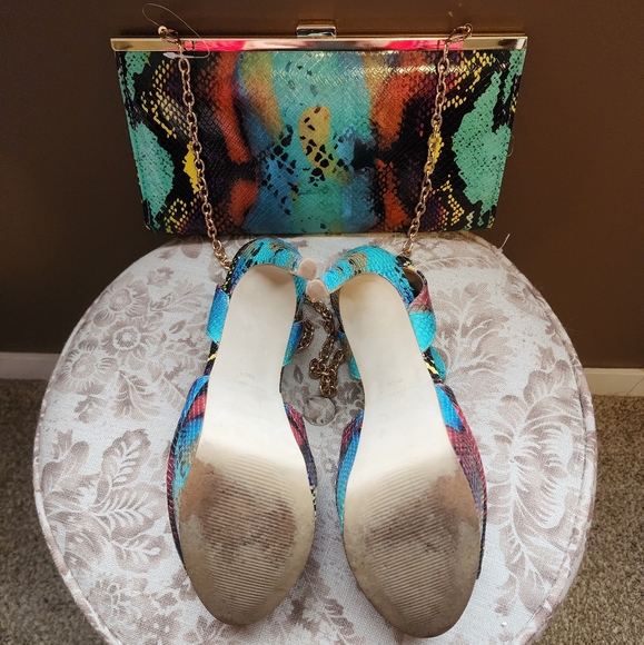(SOLD) Steve Madden Heels and Matching Clutch Sz 8.5 - Picture 6 of 8